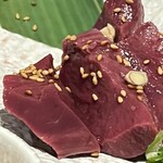 焼肉食道 大勝 - 正方形に近い厚みが　ヤバイ‼️