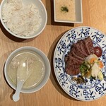 肉匠の牛たん たん之助 - 