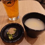 Gyouzato Kyuushuu Umakamon Goen - ビール5円(税抜) お通し420円(税抜)