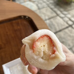 Yumekabou Takara - もっちもちのお餅と甘さを抑えた特製の白あん！そしてジューシーないちごのバランスが完璧✩⋆*॰¨̮⋆｡˚