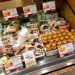 三田屋本店 - 売り場。