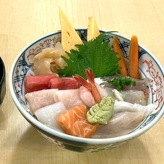 An oasis in Nihonbashi! Lunch is available from 1,300 yen