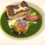 ロドラント ミノルナキジン - 真鯛のポアレ　春菊のソース