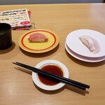 Kappa sushi - あ、今電話が来た。
                        バンパーを外すのにナンバーフレームを外さないといけないのだが、専用の六角ボルトを外すレンチは？とのこと。
                        あ、僕の準備不足でした。
                        最初に渡しておかなきゃダメだったね。