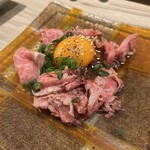 熟成和牛焼肉エイジング・ビーフ - とろけるユッケ