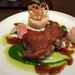 ルカンケ - ほろほろ鶏のロースト　下仁田ネギ、エストラゴン、マスタードのソース