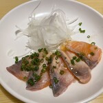 Taishuu Soba Izakaya Eizan - 炙りサーモンごま油塩 769円