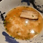 真心 - ◯ご飯
紅生姜の味わいが乗っちゃったけれど
このスープ自体は美味しいので
ご飯をスープに投入❕

おじや風ねこまんまにしてみた

これはご飯にもシッカリと合ってるよねえ