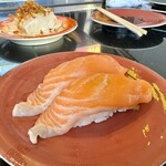 月 - 生サーモン 385円
      2024年2月14日