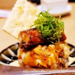 寿司トおでん にのや - 炙り鰻の山椒ポテトサラダ（430円）