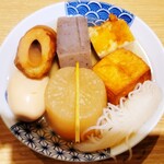 Sushi To Oden Ninoya - おでん 大根（200円）/おでん 玉子（180円）/おでん こんにゃく（100円）/おでん 鯛ちくわ（180円）/おでん 東京揚げ（200円）/おでん さつまあげ（150円）/おでん カマンベール（250円）/おでん 結び白滝（100円）