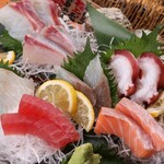 We are proud of our store! Assortment of 7 types of sashimi for one person