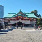 赤坂麺処 友 - 食後は日枝神社に参拝。都会の小高い丘の上にあり、気分転換に最適。