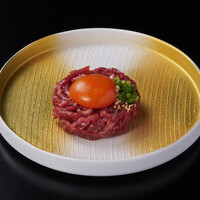 ・和牛ユッケ(タレ・塩) ・和牛霜降り刺