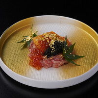 MASUユッケ(生ウニ・イクラ・キャビア)