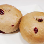 カフェ＆ベーグル クラム - チョコクランベリーベーグル（240円）