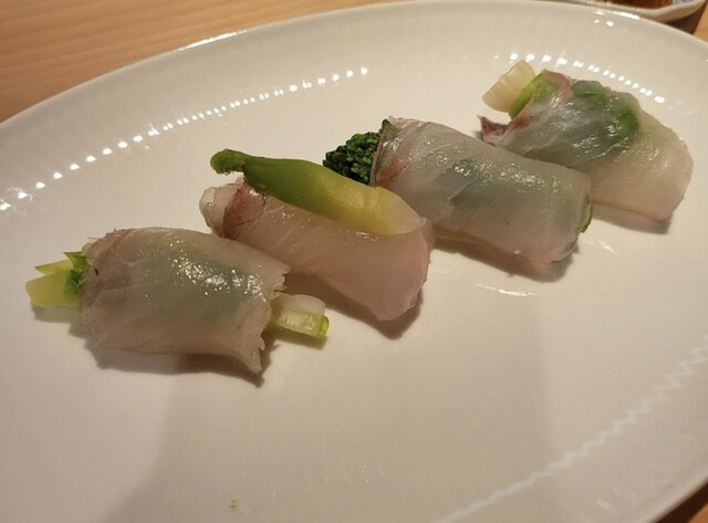 Mariya Ryabushkina onanizm bilan shugullanadi Ayolni kabel orqali sikishdi