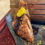 とんかつ むら八 - とんかつソース、ごま、からし