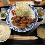 Nihombashi Muromachi Towa - 本日のおすすめ丼（豚の生姜焼き定食）