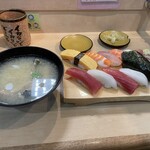 廻転寿司 海鮮 - 1.5人前ランチ　1045円