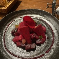 トラディシオン 日本橋 - 角切りビーツと薄切りビーツで味付けが違ってました！