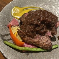 トラディシオン 日本橋 - お肉もソースもモリモリ。