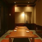 Yakitorizammaikurofune - 落ち着いた雰囲気の店内☆彡4名様より人気の個室がございます！！