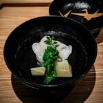 Nihon Ryouri Fuji - お椀の見事な事！  結んだ太刀魚、甘い採れたて筍、下に隠れた海老芋団子の食感、 それに香りたかい「手火山式本枯れ節」の一番出汁の吸い地が、完璧に思えます。