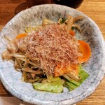 リンカーン食堂 - 野菜炒め(￥390)と赤星大(￥390)