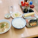 大栄食堂 - セット全容