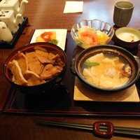赤坂 津つ井 総本店 - 豚丼、カニクリームコロッケ、マルセイユ鍋②