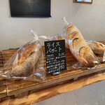 天然こうぼぱん とことこ - ココの一角は、見送りまし種、スンマソン（≧∇≦）