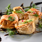 Sauteed scallops with balsamic butter