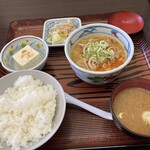 もつ煮屋 日の出食堂 - 