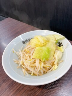 Yokohama Ie Keira-Men Konshinya - 野菜　あたたかくてうっすら味がついてるのがいい