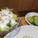 キッチン ブルー グローブ - サラダ、お新香のアップ