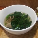 キッチン ブルー グローブ - ほうれん草と茸スープ