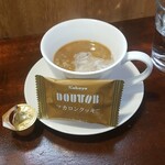 キッチン ブルー グローブ - ミルクをいれます