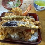 八ツ手屋 - 天重箱1550円