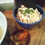 自家製マヨネーズを使用したチャーマヨ丼３００円。