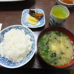 魚河し居魚亭 - 白ごはん（小）、みそ汁