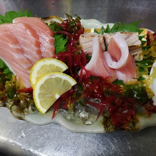 以鲷鱼的整烤为代表，可以品尝到春夏秋冬的新鲜度超群的鱼料理。
