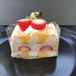 patisserie andbell - いちごのカーディナル