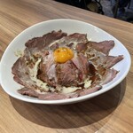 洋食バル 函館五島軒 - ローストビーフ丼