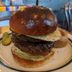 THE CORNER Hamburger & Saloon - 