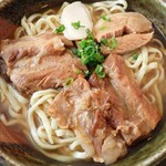 よね食堂 - よねそば（軟骨ソーキ・本ソーキ・三枚肉）￥800