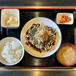 Okonomiyaki Dhio - お好み焼き定食 ¥800