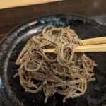 鴨蕎麦 尖 - 粗挽きを手繰る