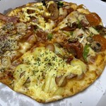 ドミノ・ピザ - 料理写真:クワトロ・ジャイアント M