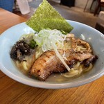 ラーメン かじまや - スタンダードラーメン　¥1200  （メーニューは¥1000 書いてあった）